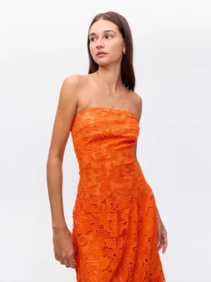 Terracota Orange – vestido con vuelo naranja bordado – mioh